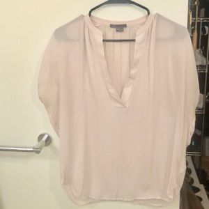 Vince blouse, 100 % Silk, Size: XS. Color: Blush
